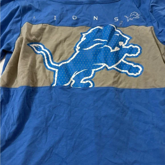 NFL Team Apparel Women’s Medium Detroit Lions tee - Picture 2 of 4